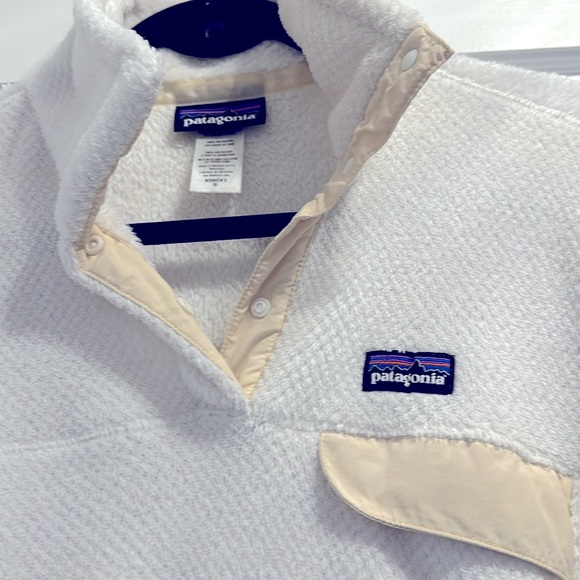 Women’s Patagonia Fleece, Size M - Picture 3 of 3